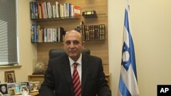 Kadima partiyasi rahbari - Shaul Mofaz.