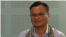 លោក ឈន ប៊ុនហំ អ្នក​ផលិត​ភាពយន្ត​ឯកសារ​«‍ជំរុំ៣២» កំពុង​ផ្តល់​បទ​សម្ភាសន៍​ឲ្យ​ VOA នៅ​រាជធានី​ភ្នំពេញ កាលពី​ថ្ងៃអាទិត្យ ទី២១ ខែកុម្ភៈ ឆ្នាំ២០១៦។ (រូបថត៖ ពិន ស៊ីសុវណ្ណ/VOA)