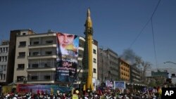 មីស៊ីល​ផ្លោង​ត្រូវ​បាន​ក្រុម Revolutionary Guard​ ដាក់​តាំង​បង្ហាញ​ដោយ នៅ​ពេល​ប្រមូល​ផ្តុំ​គាំទ្រ​ដល់​ប្រទេស​ប៉ាឡេស្ទីន​នៅ​ទិវា Al-Quds នៅ​ក្នុង​ក្រុង​តេហេរ៉ង់ ប្រទេស​អ៊ីរ៉ង់ កាលពី​ថ្ងៃទី២៣ ខែមិថុនា ឆ្នាំ២០១៧។