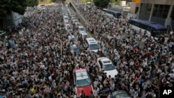 Dubban masu zanga zanga suka toshe hanyoyi