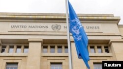   نومبر کی 13 تاریخ کو جنیوا، سوئٹزرلینڈ میں گزشتہ ماہ اسرائیل-حماس جنگ شروع ہونے کے بعد سے غپرچم سر نگوں ہے۔ فوٹو رائٹرز