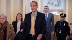 Sendi se povinovao obavezujućem sudskom pozivu koji mu je upućen da svedoči iiza zatvorenih vrata