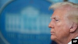 Prezidan Donald Trump nan sal pres James Brady a nan La Mezonblanch, Washington, 30 Janvye 2025. 