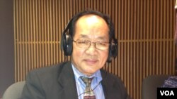 លោក​ គុជ ច័ន្ទលី​ សកម្មជន​សហគមន៍​ខ្មែរនៅតំបន់​រដ្ឋធានីនិង​ជា​អ្នក​វិភាគ​នយោបាយ។