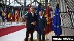 Crnogorski predsjednik Milo Đukanović i predsjednik Evropskog savjeta Donald Tusk (rtcg.me)