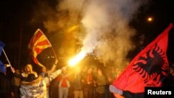 Pristalice SDSM-a nakon izbora u Skoplju (REUTERS/Ognen Teofilovski)