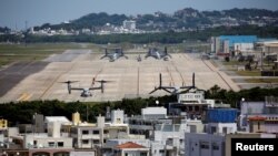 일본 오키나와의 미 해병대 항공기지.