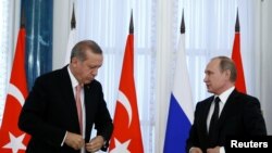 Turski predsednik Redžep Tajip Erdogan i ruski predsednik Vladimir Putin tokom susreta u Sankt Peterburgu 9. avgusta 2016.