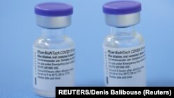 U Srbiji su građanima dostupne četiri vrste vakcina: američko-nemačka "Fajzer/Bajontek", britanska Astrazeneka, ruska Sputnik V i kineska Sinofarm (Foto: REUTERS/Denis Balibouse)