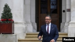 جیمز کلورلی، وزیر امور خارجه بریتانیا