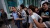  Hong Kong's Government, Students to Begin Talks Tuesday