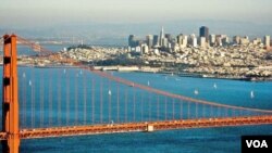Jembatan Golden Gate dengan latar belakang kota San Fransisco (foto: dok).