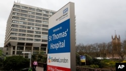Rumah Sakit St Thomas di Westminster, London, tempat Perdana Menteri Inggris Boris Johnson ditempatkan dalam di ruang ICU untuk perawatan COVID-19. (Foto AP / Frank Augstein)