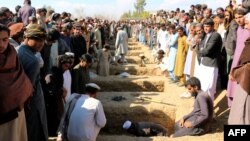 قربانیان گلوله‌باری روز چهارشنبه به خاک سپرده شدند.