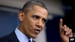 Presiden Barack Obama berbicara dengan wartawan di Gedung Putih (1/3) usai pembicaraan dengan para pemimpin kongres terkait pemotongan anggaran otomatis. (AP/Carolyn Kaster)