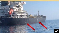 រូប​ថត​បញ្ចេញ​ដោយ​យោធា​អាមេរិក​បង្ហាញ​ការ​ខូច​ខាត​នៅ​លើ​កប៉ាល់ Kokuka Courageous ក្នុង​ឈូង​សមុទ្រអូម៉ង់ ជិត​ឆ្នេរ​សមុទ្រ​នៃ​ប្រទេស​អ៊ីរ៉ង់ កាល​ពី​ថ្ងៃ​ទី​១៣ មិថុនា ២០១៩។