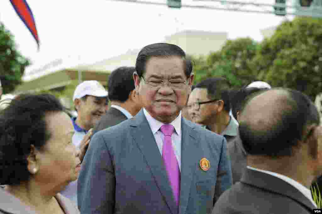 លោក ស ខេង អនុប្រធានគណបក្សប្រជាជនកម្ពុជា ចូលរួមពិធីអបអរខួប៦៨ឆ្នាំ នៃគណបក្សកាន់អំណាច នៅកោះពេជ្រ រាជធានីភ្នំពេញ កាលពីថ្ងៃទី២៨ ខែមិថុនា ឆ្នាំ២០១៩។ (អូន ឆេងប៉រ/VOA) 