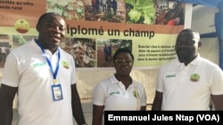 Le staff de l’association "un diplômé, un champ" au forum sur la migration au Cameroun à Yaoundé, le 25 octobre 2019. (VOA /Emmanuel Jules Ntap)