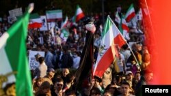 تجمع بزرگ ایرانیان در برلین در حمایت از اعتراضات داخل ایران - آرشیو