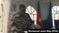 Le général de division camerounais Saly Mohamadou prononce une allocution à la fin de l’exercice post commandement à Douala. 21 septembre 2018. (VOA/Emmanuel Jules Ntap)