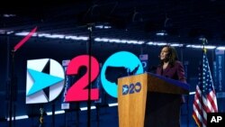 19일 미국 민주당 전당대회에서 부통령 후보로 선출된 카멀라 해리스 상원의원이 연설했다.