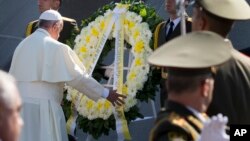 Le pape François s'est rendu à une cérémonie de commémoration des Arméniens tués par les Turques à Yerevan, le 25 juin 2016.