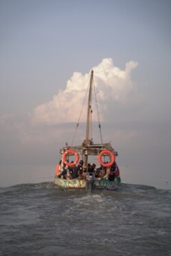 Perahu Flipflopi berlayar dari perairan Kenya menuju Uganda, 11 Maret 2021. (Facebook: The Flipflopi Project)