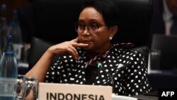 រូបឯកសារ៖ រដ្ឋមន្ត្រី​ការបរទេស​ឥណ្ឌូណេស៊ី​អ្នកស្រី Retno Marsudi ចូលរួម​ក្នុង​កិច្ចប្រជុំ​ពេញអង្គ​លើកដំបូង​នៃ​កិច្ចប្រជុំ​រដ្ឋមន្រ្តីការបរទេស G20 នៅ​ទីក្រុង Nagoya នៃ​ប្រទេសជប៉ុន កាលពី​ថ្ងៃទី២៣ ខែវិច្ឆិកា ឆ្នាំ២០១៩។