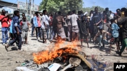 Manifestation contre le président somalien Mohamed Abdullahi Mohamed à Mogadiscio, en Somalie, le 25 avril 2021.
