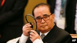 다보스포럼 조직위가 올해 대회에 북한을 초청하면서 당초 북한 대표로 참석이 예상됐던 리수용 북한 외무상. 조직위는 북한의 최근 핵실험과 관련해, 북한에 대한 초청을 철회했다고 밝혔다. (자료사진)