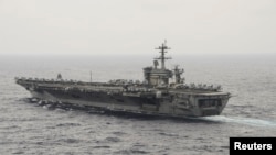 美国航空母舰罗斯福号穿越南中国海（2015年10月29日）