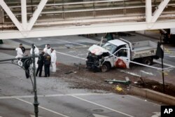 خودرویی که عامل حمله از آن استفاده کرد.