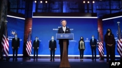 Presiden terpilih AS Joe Biden saat mengumumkan kabinetnya di Wilmington, Delaware, 24 November 2020. 