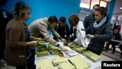 Saylov uchastkasi, Istanbul, 1-noyabr, 2015-yil