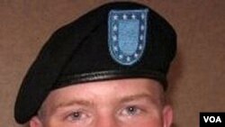 Prajurit Angkatan Darat Amerika, Bradley Manning (foto: dok), dituduh terlibat pembocoran ribuan dokumen rahasia Amerika.