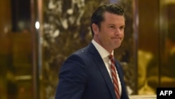 Pete Hegseth dolazi u Trumpovu kulu na sastanak sa predsjednikom Donaldom Trumpom, 29. novembra 2016. 