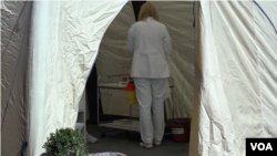 Trijažni šator ispred Hitne pomoći u Sarajevu