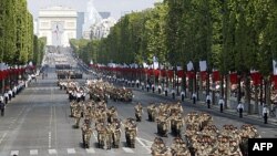 Parada povodom Dana Bastilje duž Šanzelizea, u četvrtak 14. jula 2011.