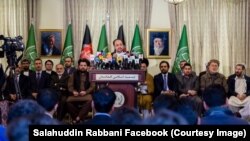 شماری از اعضای رهبری حزب جمعیت اسلامی افغانستان این خواست شان را امروز در کابل اعلام کردند