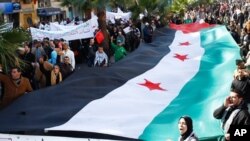 Une manifestation des Syriens dans la ville de Casablanca, au Maroc, le 26 février 2012.