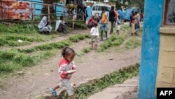 Faayilii - Daa'ima mana barumsaa Addis Faana, bakka buufataa yeroo kanneen buqahanii keessa jiraatan keessatti, Dasee 3, 2021.