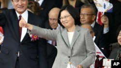 台湾总统蔡英文在台北参加国庆庆祝活动。 （2018年10月10日）