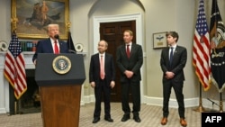 Başkan Trump'ın Beyaz Saray'daki açıklamasına teknoloji CEO’ları SoftBank'tan Masayoshi Son, OpenAI'dan Sam Altman ve Oracle'dan Larry Ellison da katıldı.