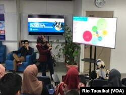Diskusi peran media dalam demokrasi di Paramadina Graduate School di Jakarta turut mengetengahkan mandeknya kebebasan pers di Indonesia, Kamis, 2 Mei 2019. (Foto: Rio Tuasikal/VOA)