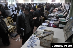 An exhibition of the memory boxes in Kabul, Afghanistan. (Photo: Afghanistan Human Rights and Democracy Organization)