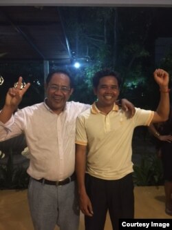 លោក​ ទុយ សេរីវឌ្ឍនា ម្ចាស់​ជ័យលាភី​រង្វាន់​វីរជន​បរិស្ថាន Goldman Environmental Prize ប្រចាំ​ឆ្នាំ​២០១០ និង​លោក​ អ៊ូច ឡេង ម្ចាស់​ជ័យលាភី​រង្វាន់​វីរជន​បរិស្ថាន Goldman Environmental Prize ប្រចាំ​ឆ្នាំ​២០១៦។ (រូប​ថត​ផ្តល់​ឲ្យ)