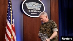 ژنرال مک‌کنزی فرمانده سنتکام در پنتاگون، عکس از آرشیو