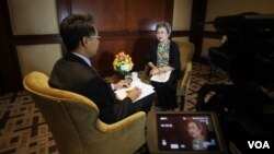 VOA Thai interviewed with Thailand Minister of Commerce, Apiradi Tantraporn at Washington,DC.