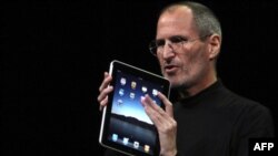 Tên tuổi của ông Steve Jobs gắn liền với những sản phẩm mới mẻ và thành công của công ty Apple như iPod và iPhone