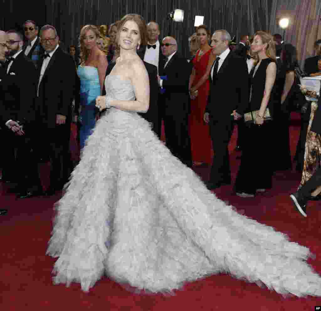Aktris Amy Adams &nbsp;tiba di tempat penyelenggaraan Academy Awards ke-85 di Dolby Theatre, Los Angeles (24/2). 